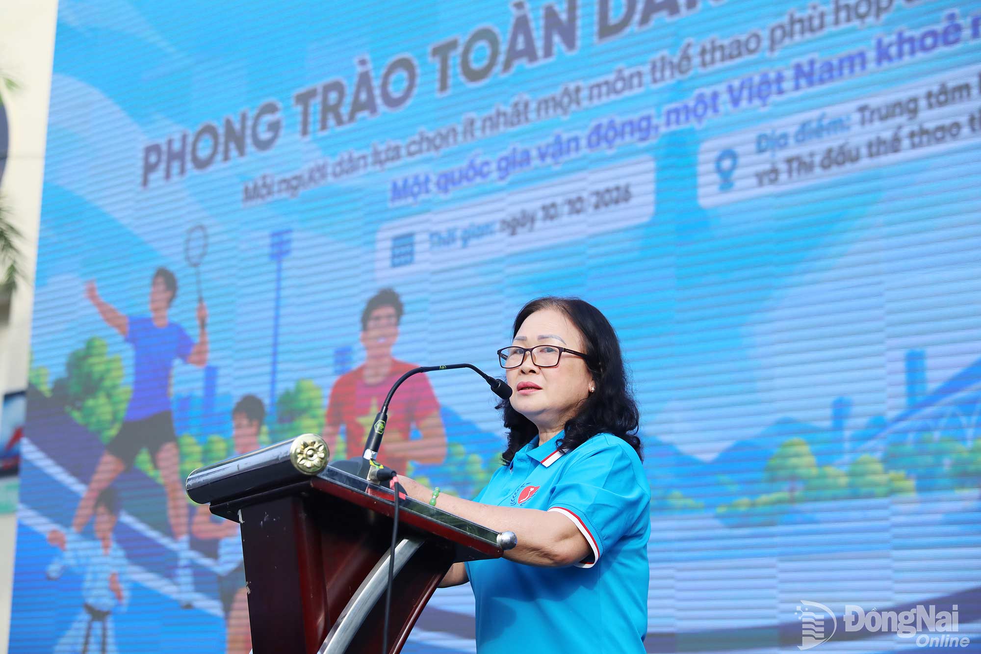 Bà Nguyễn Thị Liên, Chủ tịch Hội Bảo trợ người khuyết tật, trẻ mồ côi và bệnh nhân nghèo thành phố Đồng Nai phát động, kêu gọi tham gia Giải chạy trực tuyến vì cộng đồng UpRace 2026. Ảnh: Huy Anh