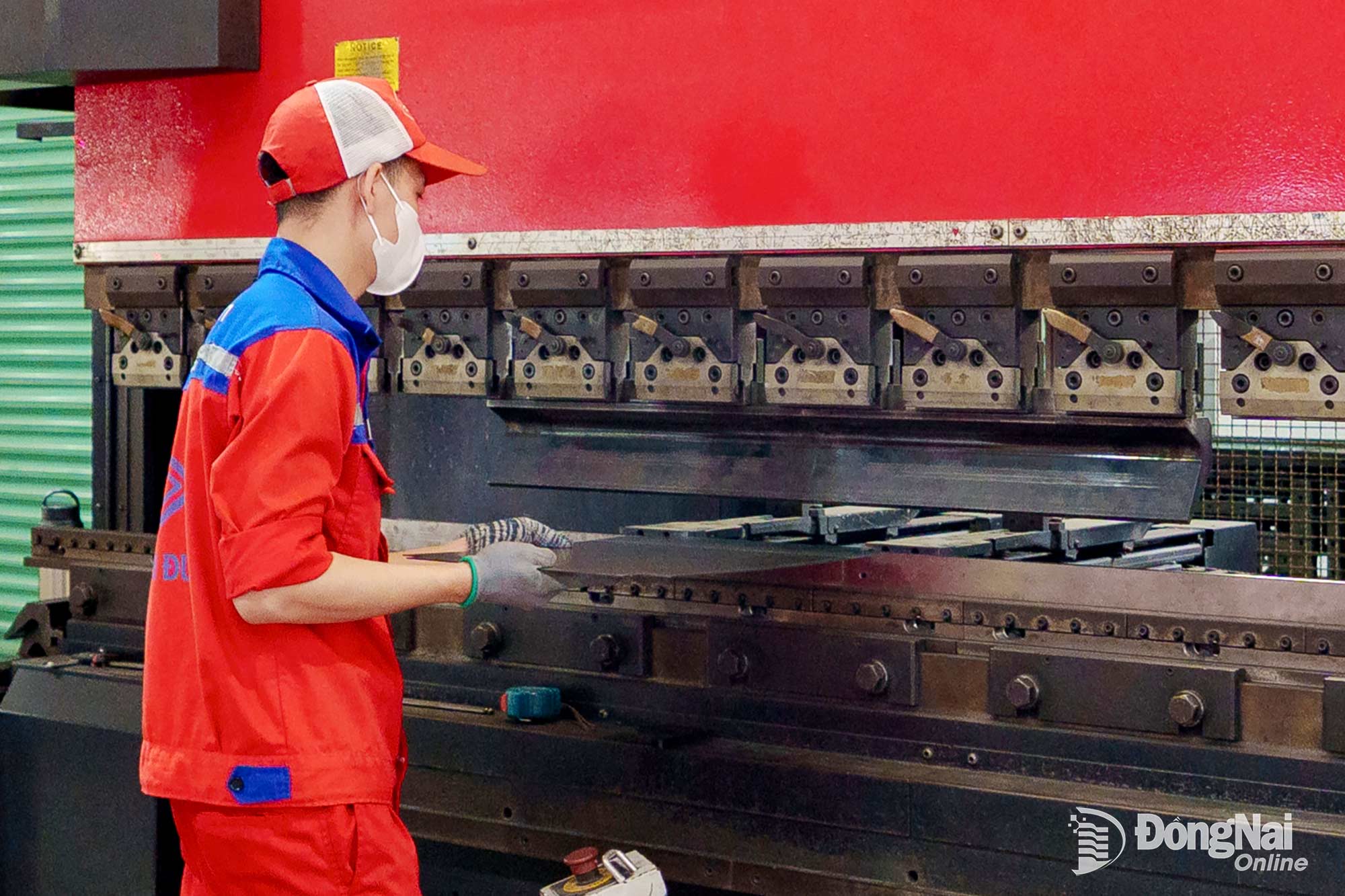 Sản xuất tại một doanh nghiệp ngành cơ khí chế tạo trong Khu công nghiệp Amata.
