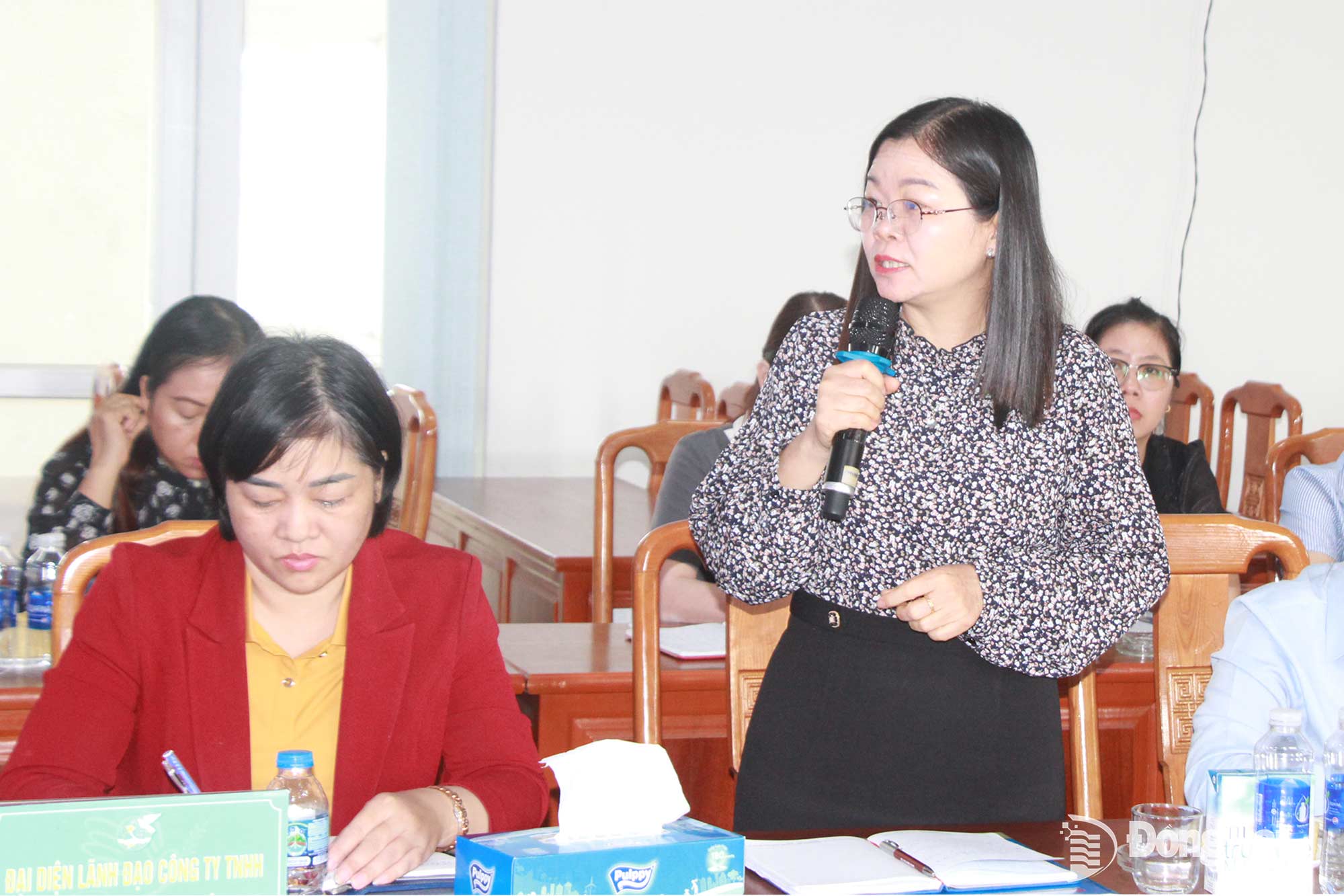 Đại biểu góp ý tại Hội thảo Nghiên cứu, khảo sát về việc thí điểm tổ chức và hoạt động hội trong khu công nghiệp.