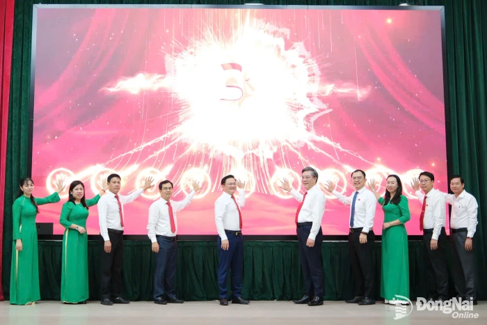 Đưa tiếng nói cử tri lên môi trường số