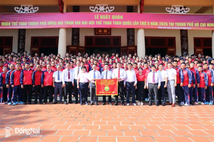 [Chùm ảnh] Đoàn Thể thao Đồng Nai tham dự Đại hội Thể thao toàn quốc dâng hương tại Văn miếu Trấn Biên