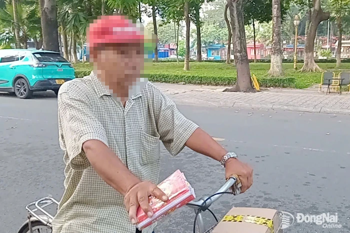 Tiền trúng xổ số khi bán cho người chưa đủ 18 tuổi xử lý ra sao?