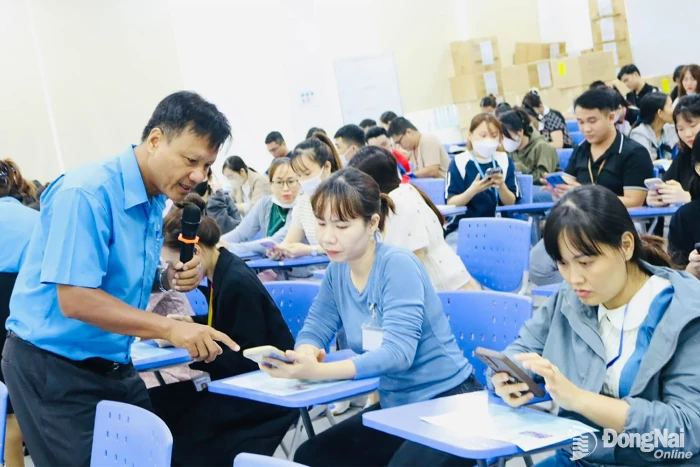 Chuyển đổi số, gia tăng tiện ích cho người lao động