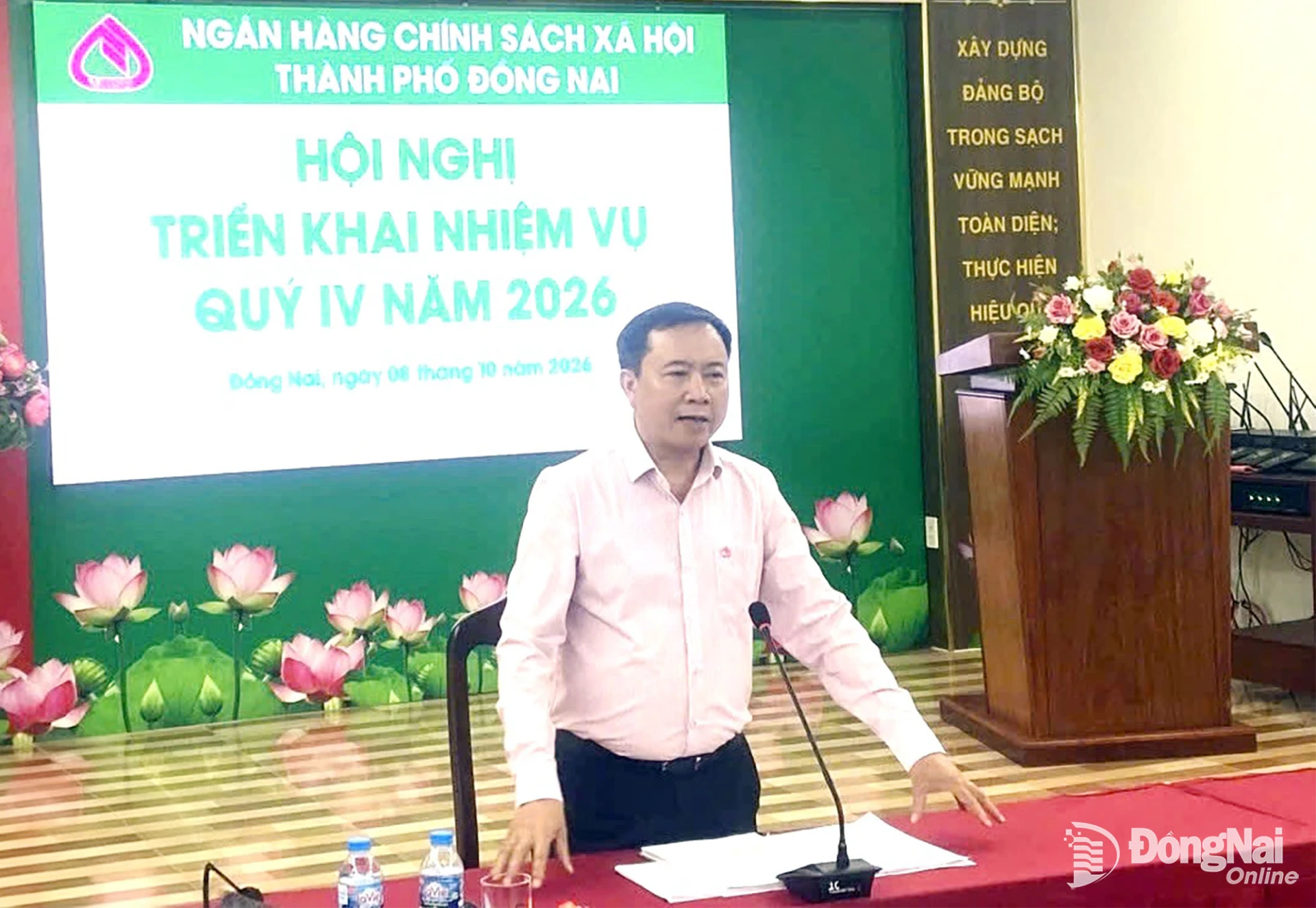 Giám đốc Chi nhánh Ngân hàng Chính sách xã hội thành phố Đồng Nai Lê Bá Chuyên phát biểu tại hội nghị. Ảnh: N.Hòa