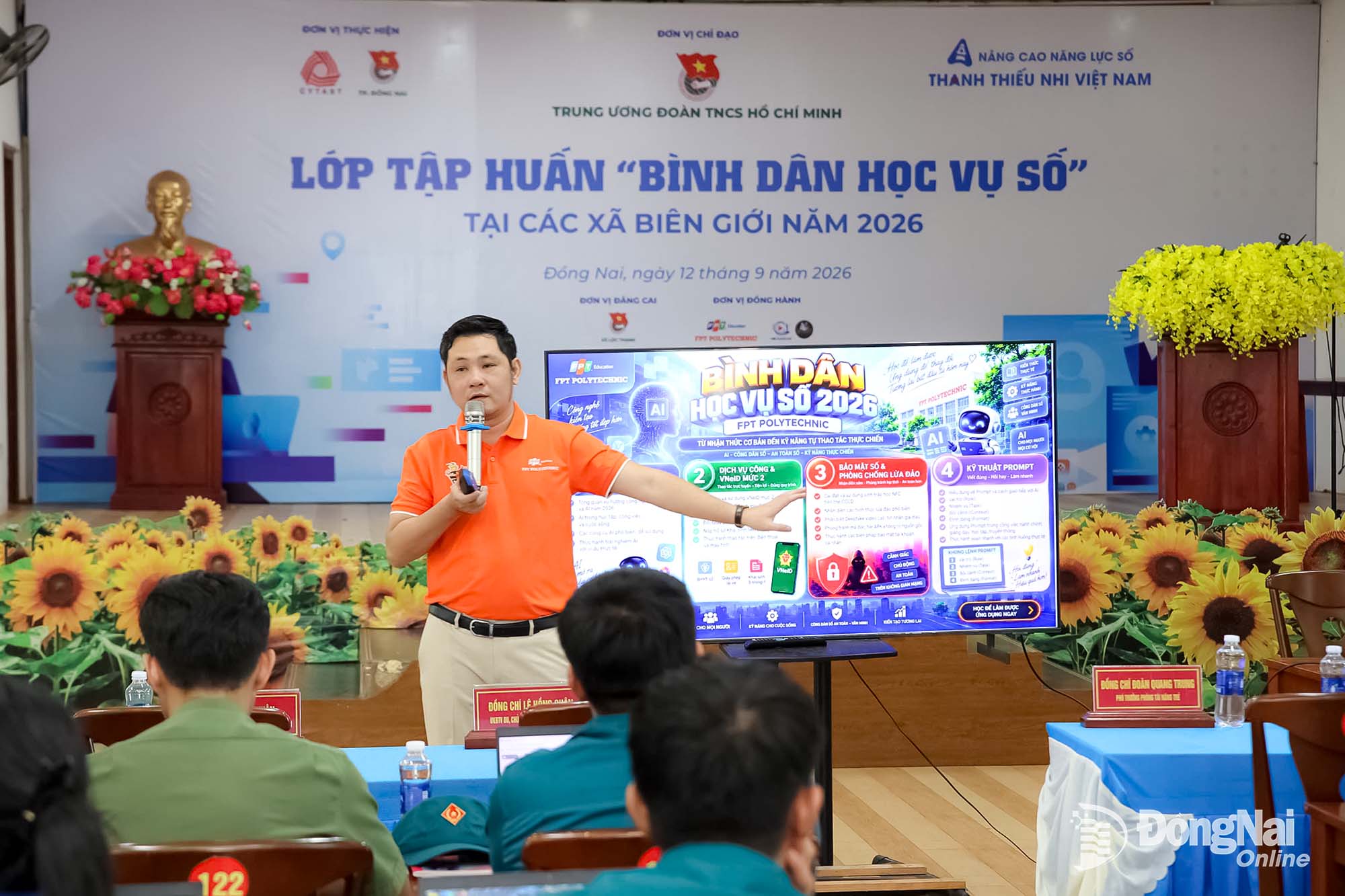 Participating in the Digital Literacy for All Campaign makes an important contribution to digital transformation. In the photo: A digital literacy training class held in Loc Thanh Commune on September 12, 2026.

