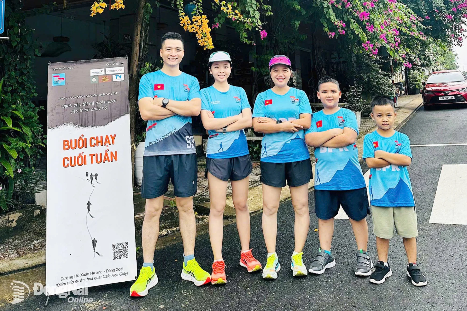 Gia đình chị Trần Thị Lê (ở phường Bình Phước) vừa hoàn thành buổi tập chạy buổi sáng với nhiều năng lượng.