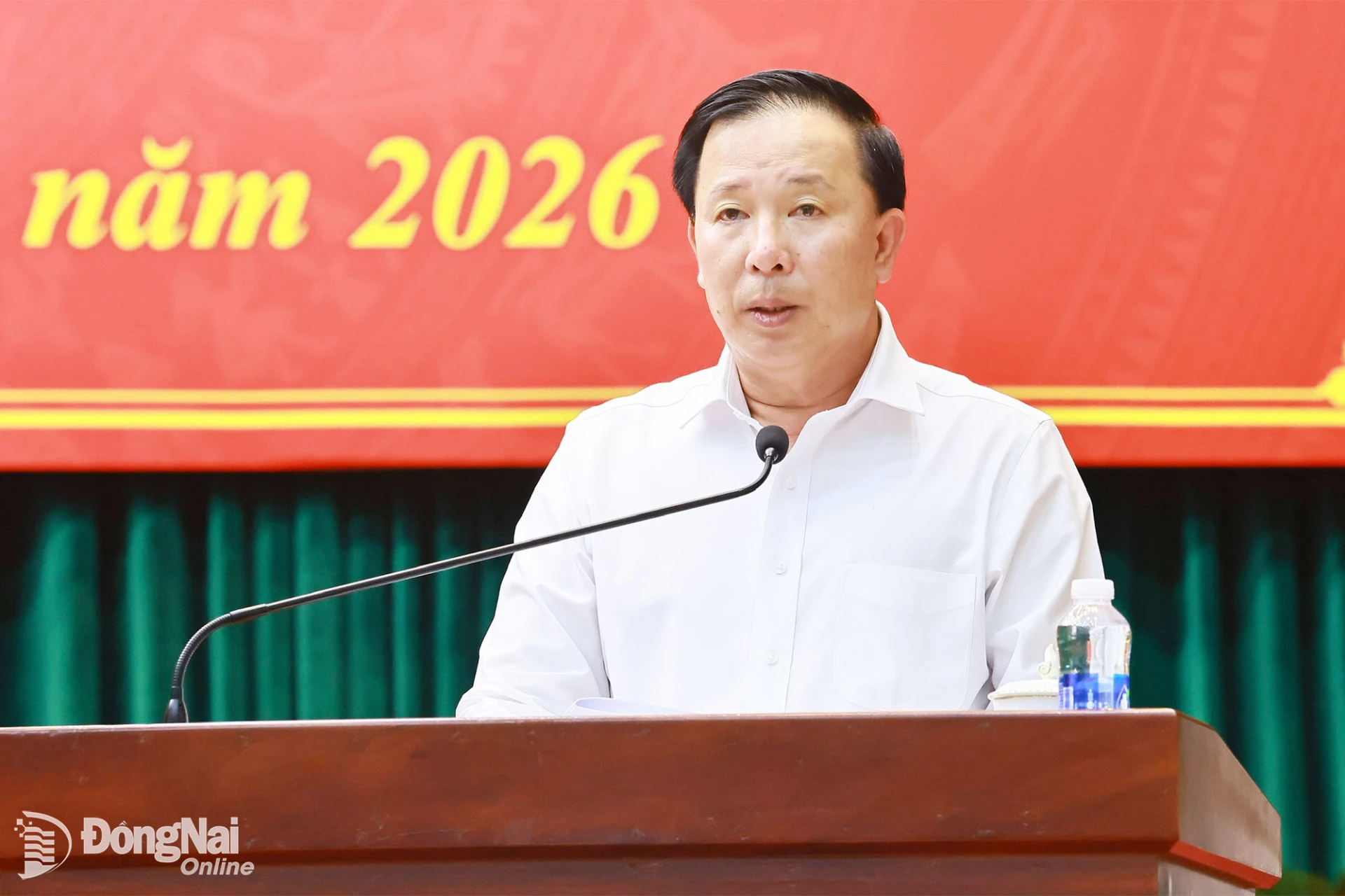 Nguyen Van Ut, Deputy Secretary of the CPC and Chairman of the City People’s Committee, speaks at the meeting. Photo: Cong Nghia.

