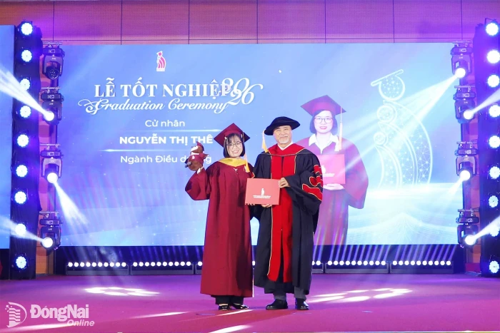 Trường đại học Công nghệ Đồng Nai trao bằng tốt nghiệp cho hơn 1,4 ngàn thạc sĩ, kỹ sư, cử nhân