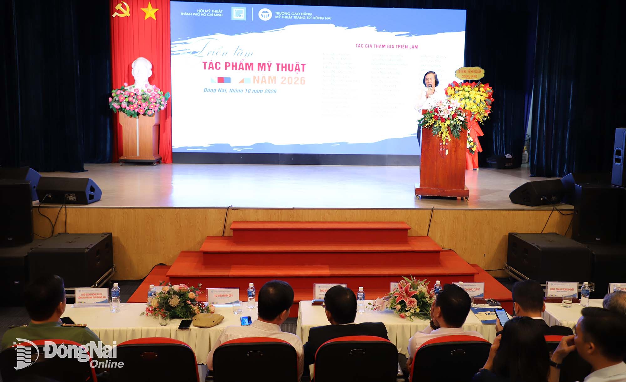 Chairman of the Ho Chi Minh City Fine Arts Association Tran Thanh Nam delivers the opening remarks at the exhibition. Photo: My Ny

