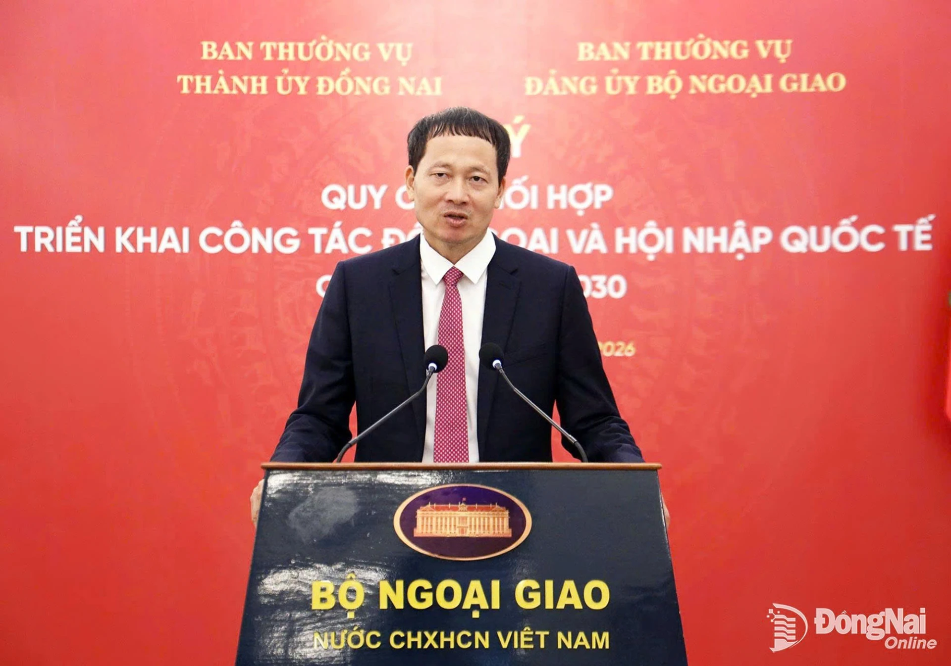 Member of the Party Central Committee, Secretary of the CPC Vu Hong Van speaks at the ceremony.

