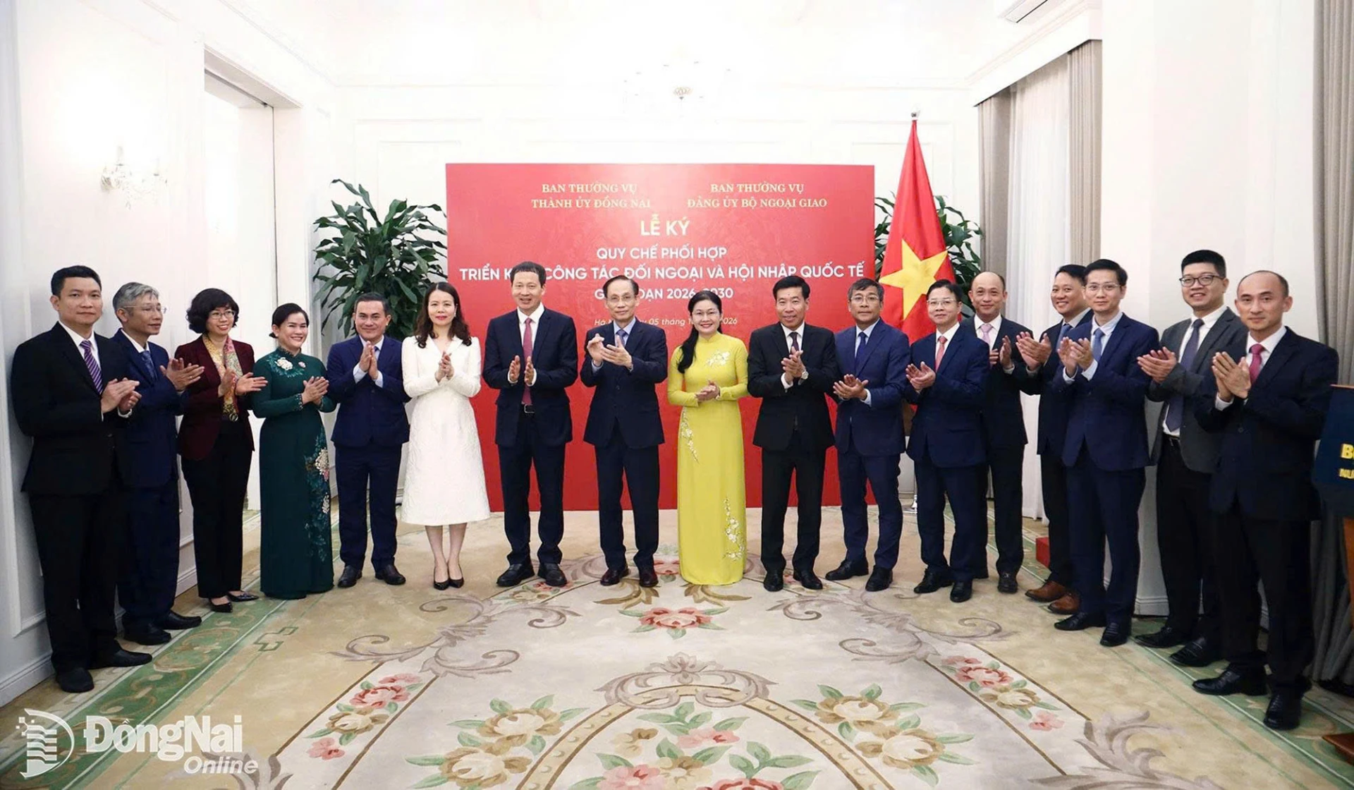 Leaders of the MoFA, heads of its departments, agencies and units, and Dong Nai leaders attend the ceremony.

