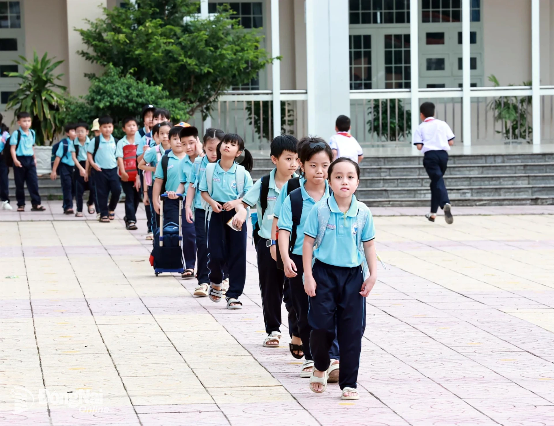 The school places strong emphasis on cultivating a culture of lining up at dismissal time. Photo: Cong Nghia

