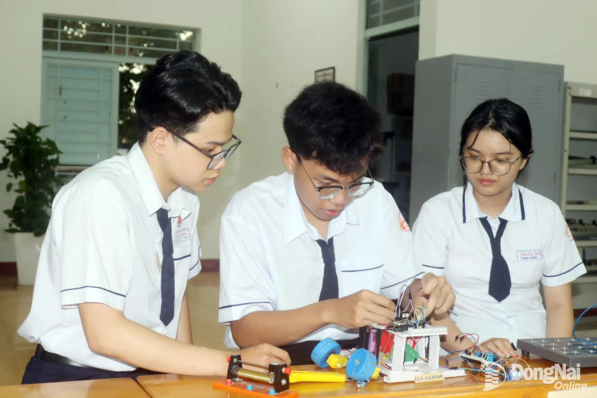 “Three-Good Student” movement inspires students