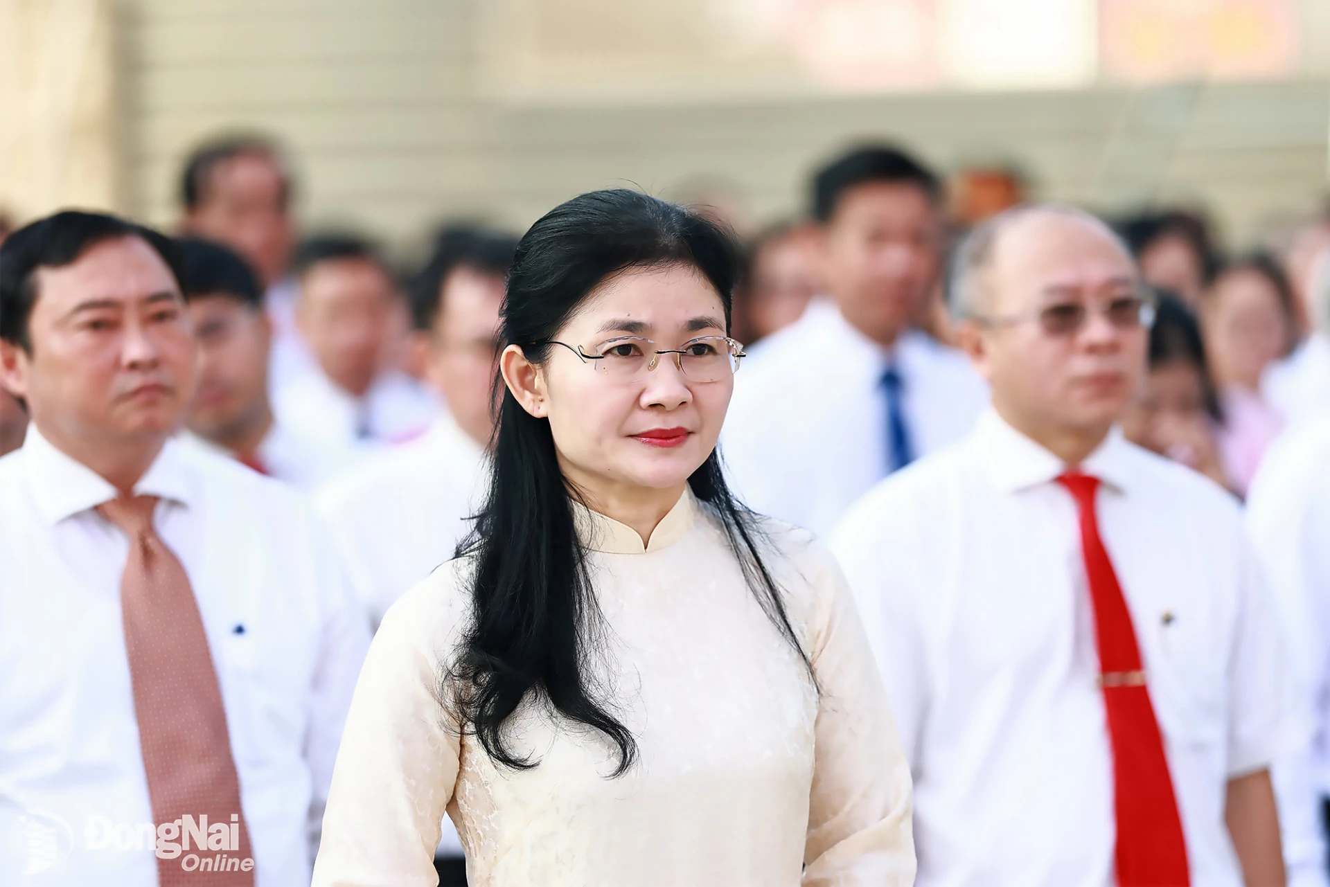 Ton Ngoc Hanh, Member of the PCC, Standing Deputy Secretary of the CPC and Chairwoman of the City People’s Council, attends the weekly flag-raising ceremony. Photo: Cong Nghia

