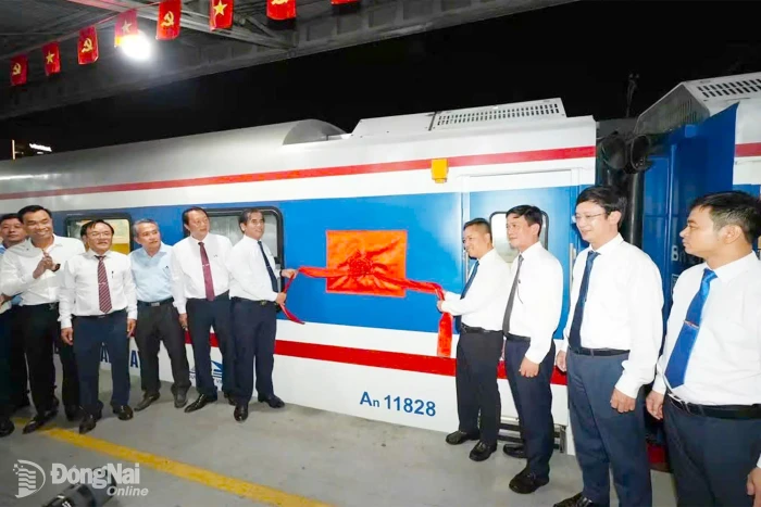 Đưa vào khai thác đoàn tàu chất lượng cao tuyến Sài Gòn - Nha Trang