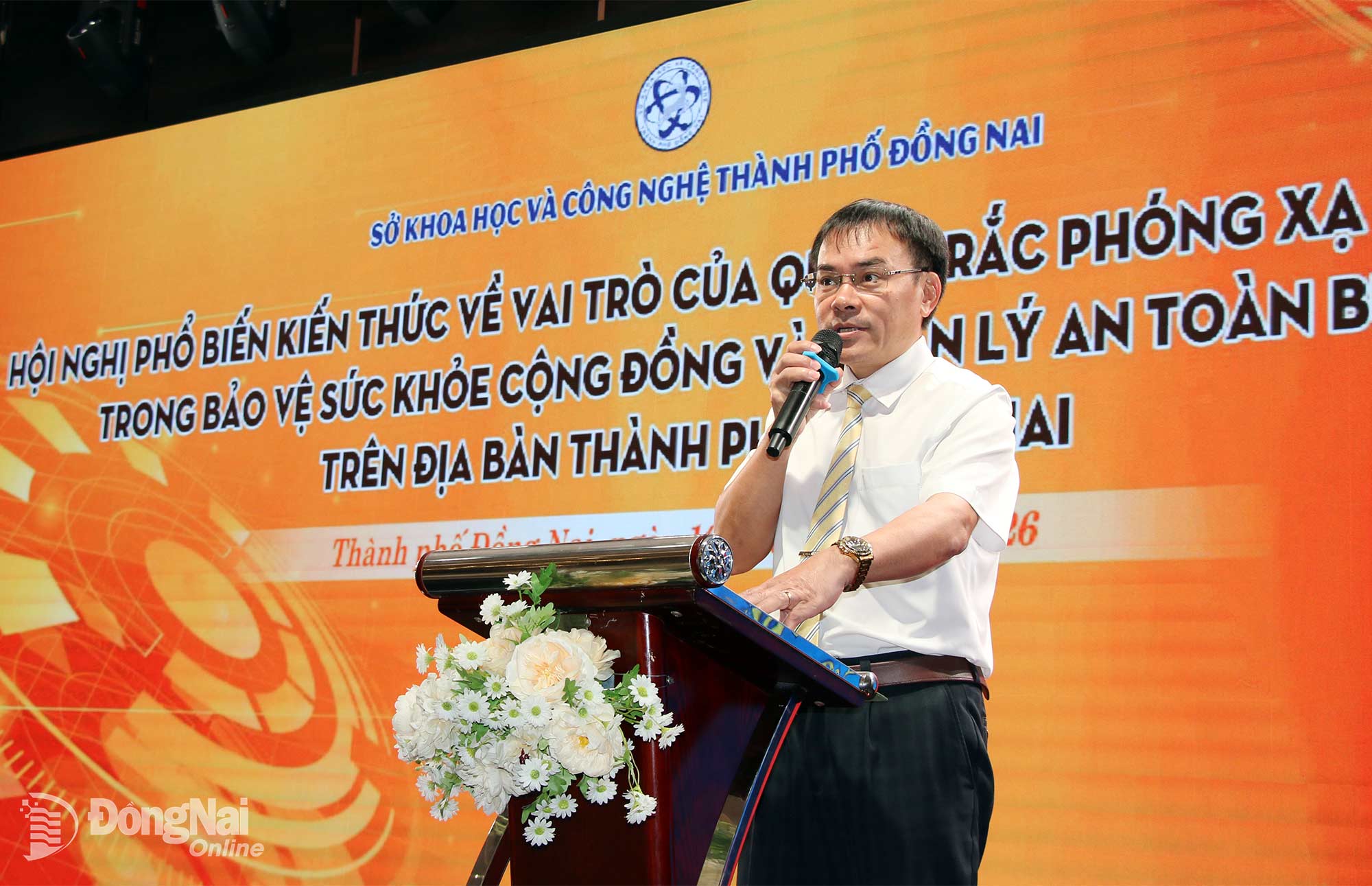 Phó Giám đốc Sở Khoa học và Công nghệ Nguyễn Văn Viện phát biểu tại hội nghị. Ảnh: Hải Quân