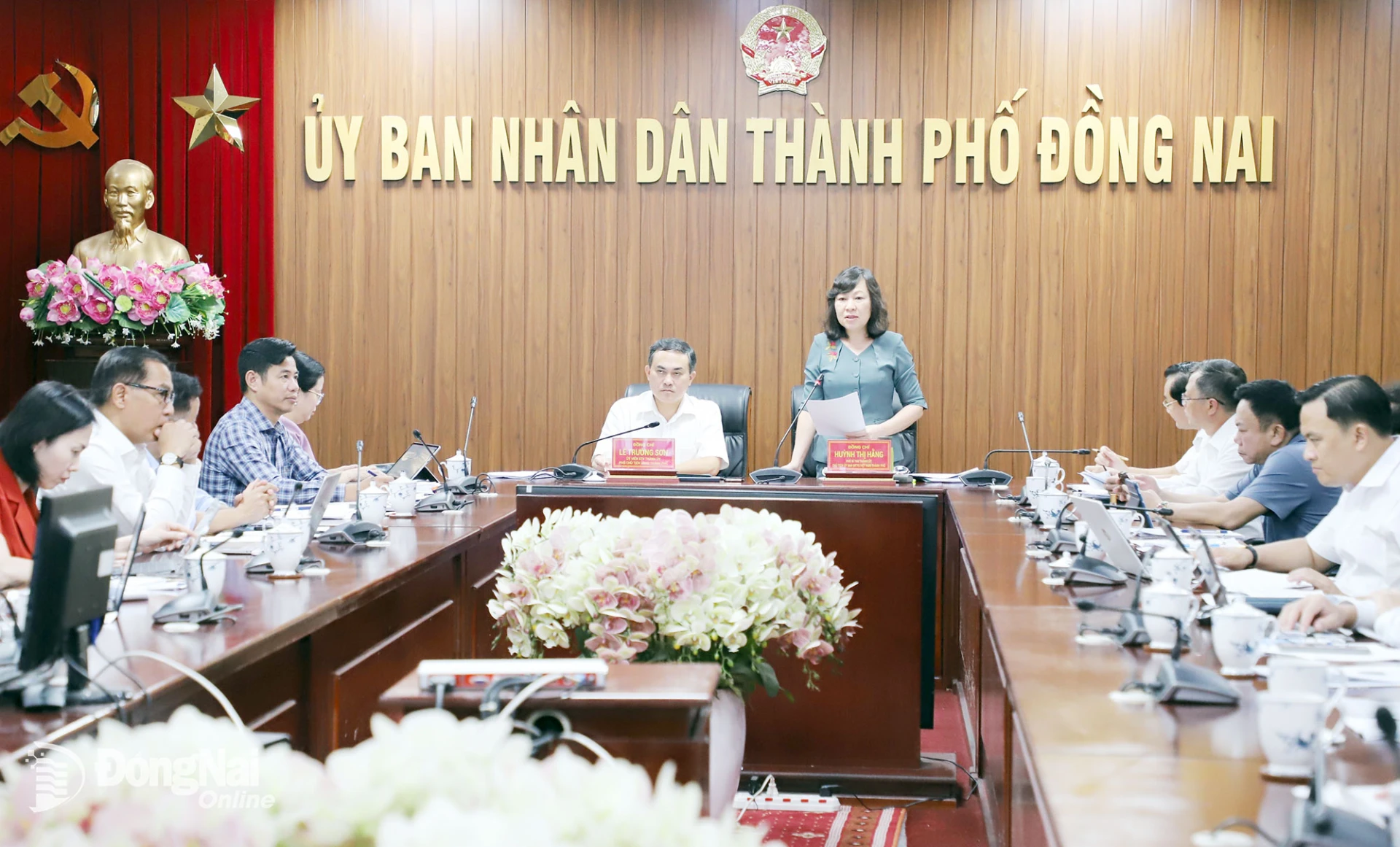 Phó Bí thư Thành ủy, Chủ tịch Ủy ban MTTQ Việt Nam thành phố Đồng Nai Huỳnh Thị Hằng phát biểu chỉ đạo tại hội nghị. Ảnh: My Ny