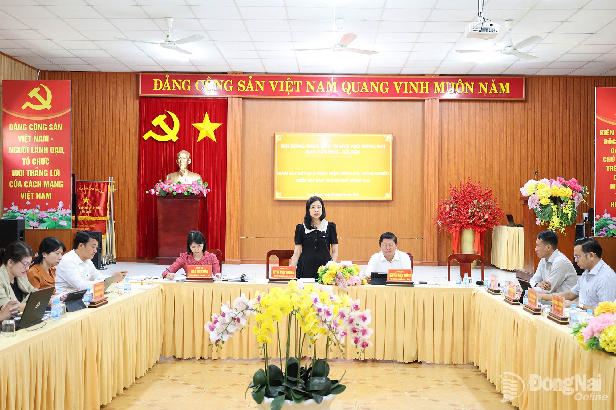 Trưởng ban Văn hóa - Xã hội HĐND thành phố Huỳnh Ngọc Kim Mai phát biểu kết luận buổi giám sát. Ảnh: Hồ Thảo