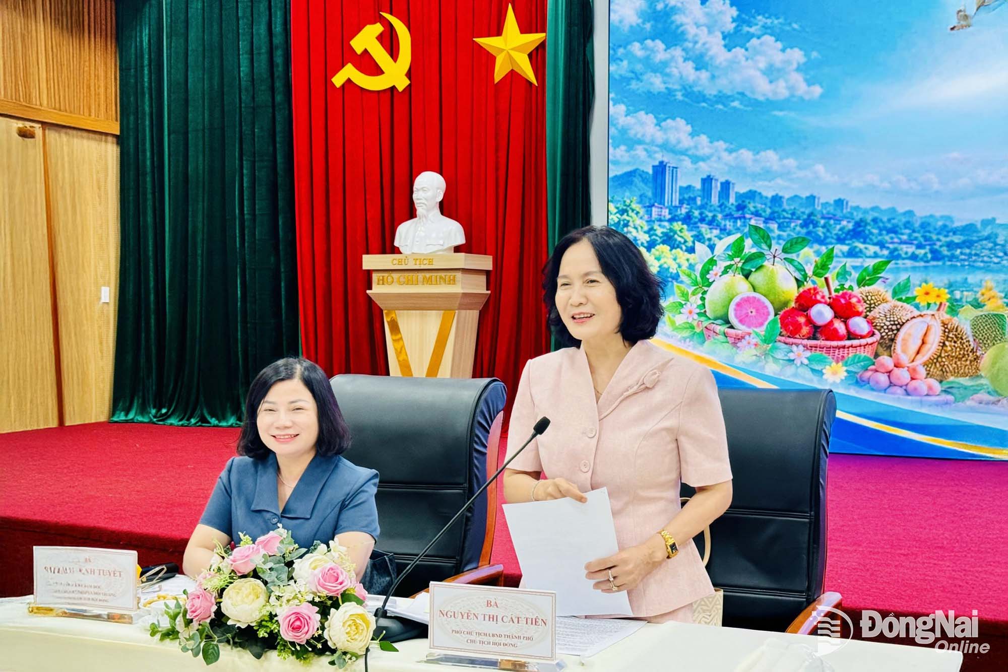 Vice Chairwoman of the City People’s Committee Nguyen Thi Cat Tien chairs the first-round OCOP assessment conference for 2026. Photo: B. Nguyen