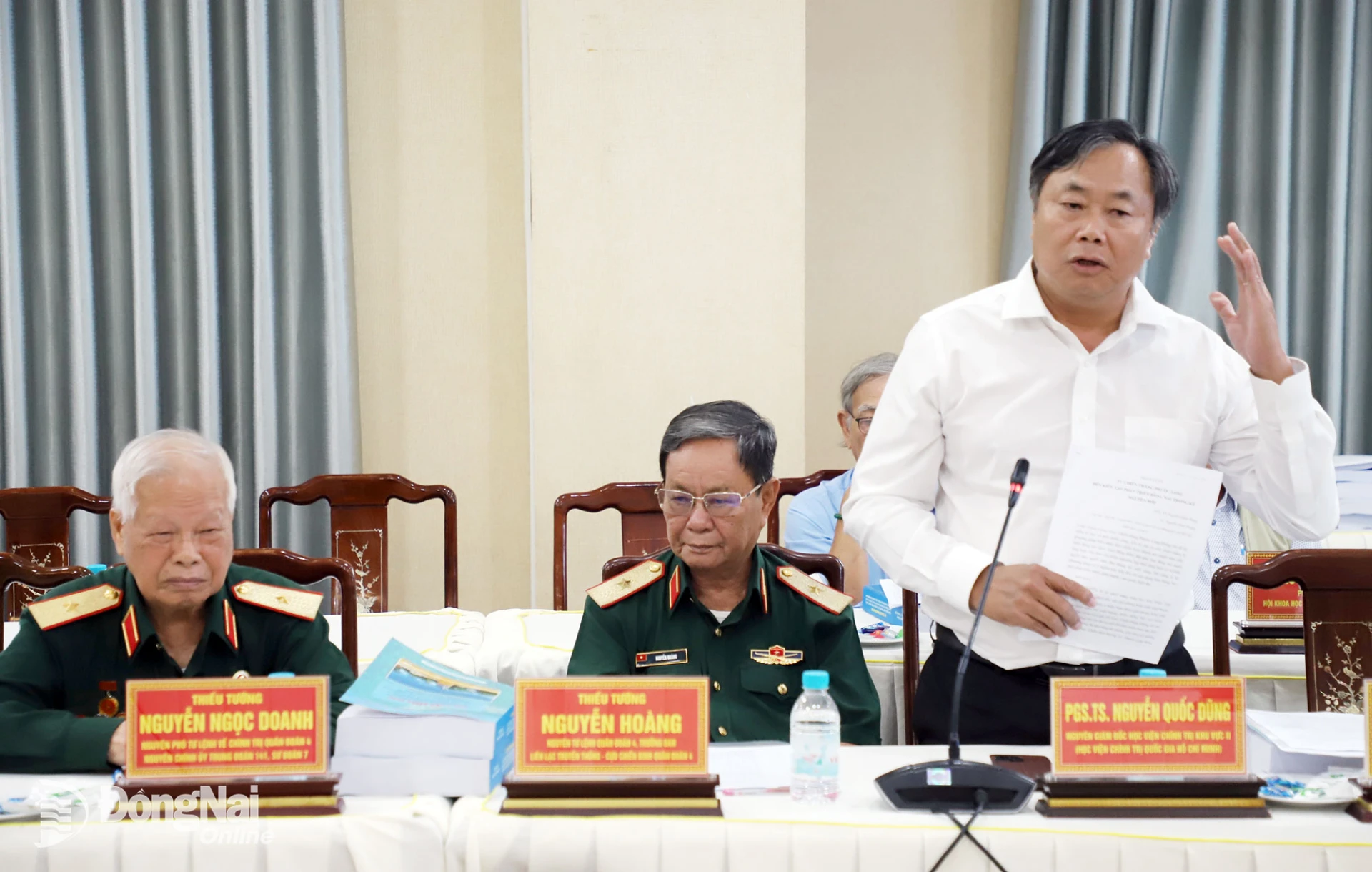 Assoc. Prof. Dr. Nguyen Quoc Dung, former Director of the Institute of Political Science II under the Ho Chi Minh National Academy of Politics, speaks at the conference. Photo: My Ny