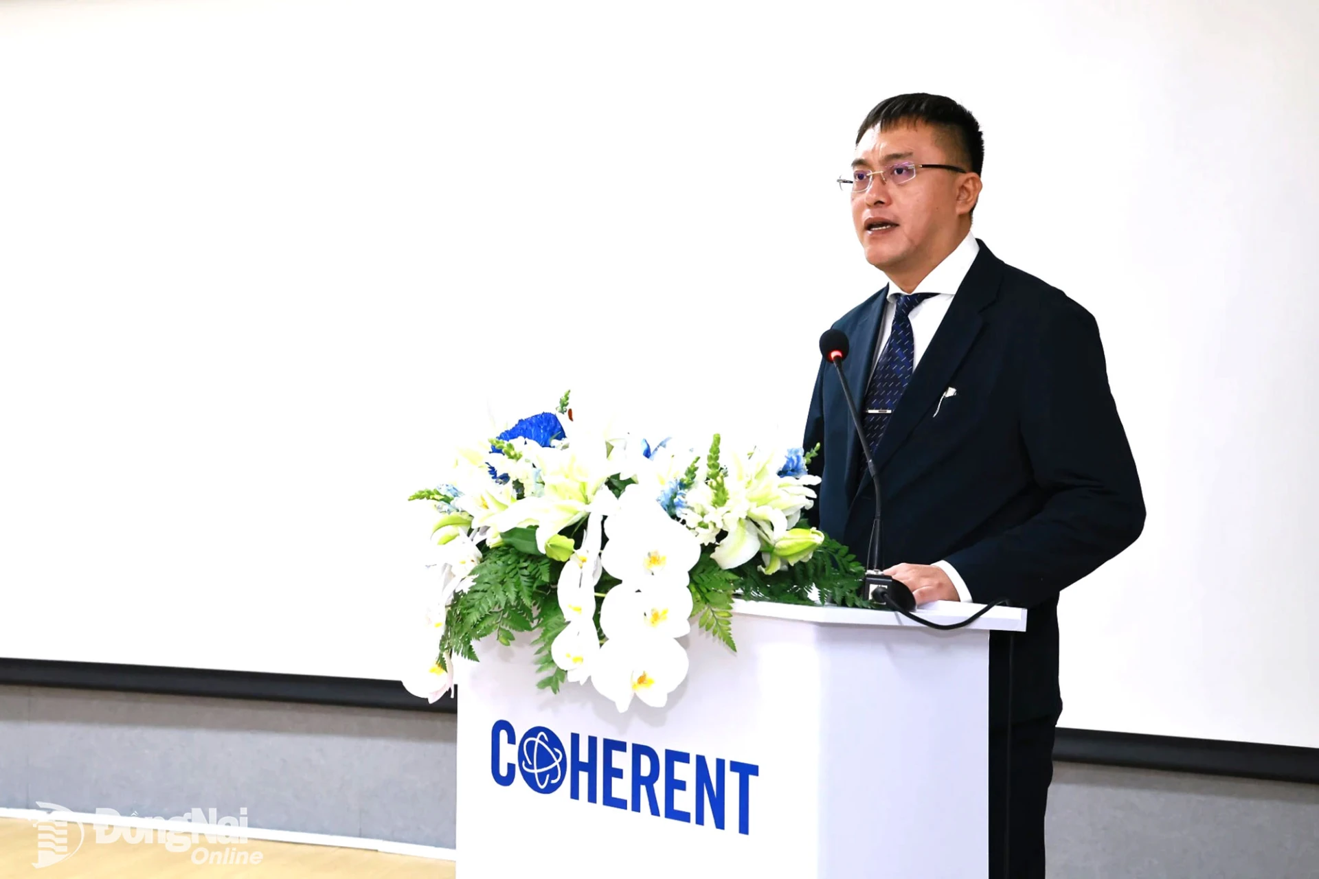 Do Thanh Phuoc, Deputy Head of the DNIEZA, speaks at the signing ceremony. Photo: Cong Nghia

