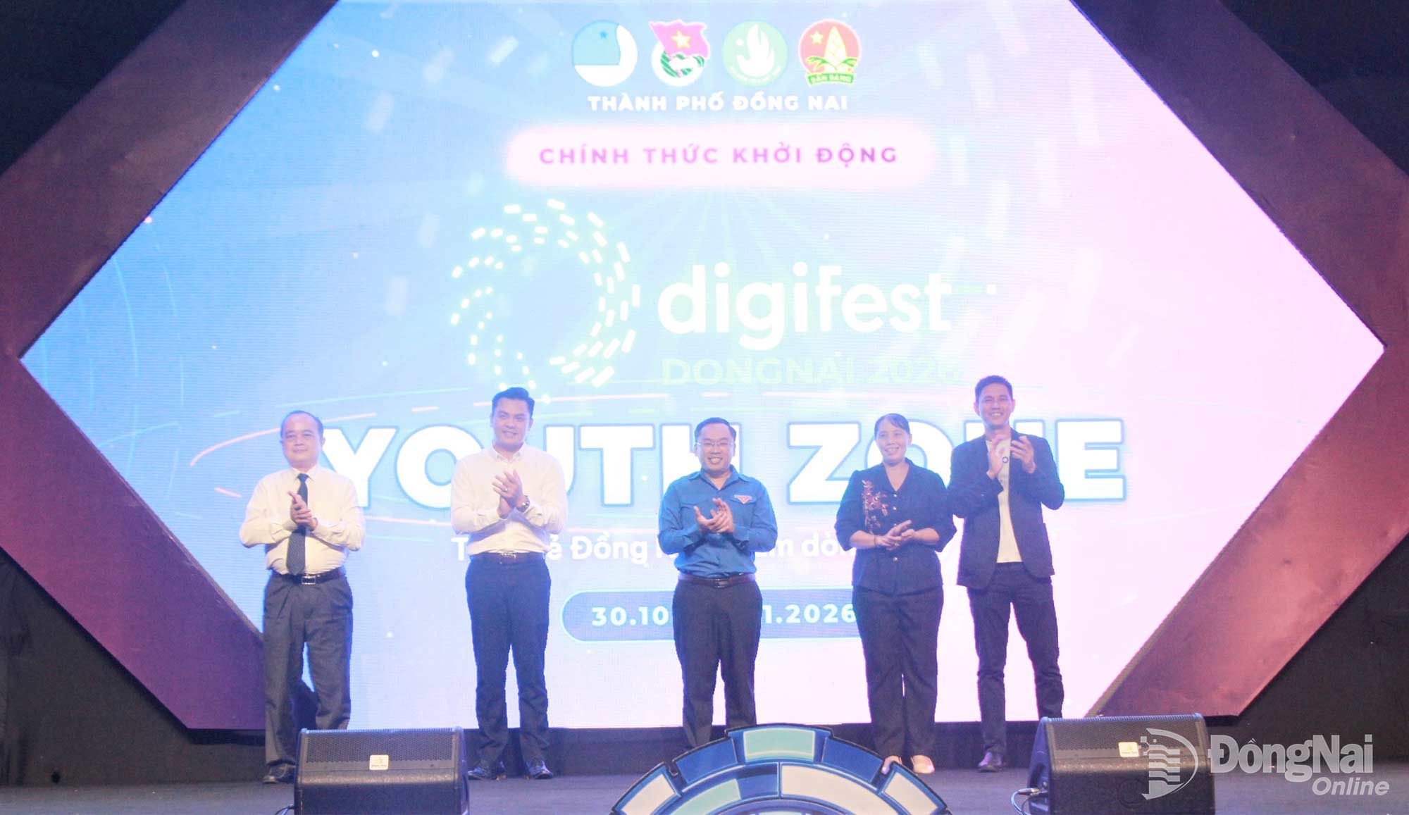 Các đại biểu thực hiện nghi thức khởi động Không gian thanh niên Đồng Nai năm 2026. Ảnh: Nga Sơn
