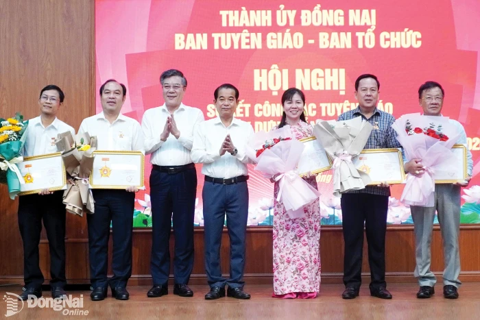 KỶ NIỆM 96 NĂM NGÀY TRUYỀN THỐNG NGÀNH TỔ CHỨC XÂY DỰNG ĐẢNG (14-10-1930 - 14-10-2026): Ngành tổ chức xây dựng Đảng đáp ứng yêu cầu phát triển chiến lược
