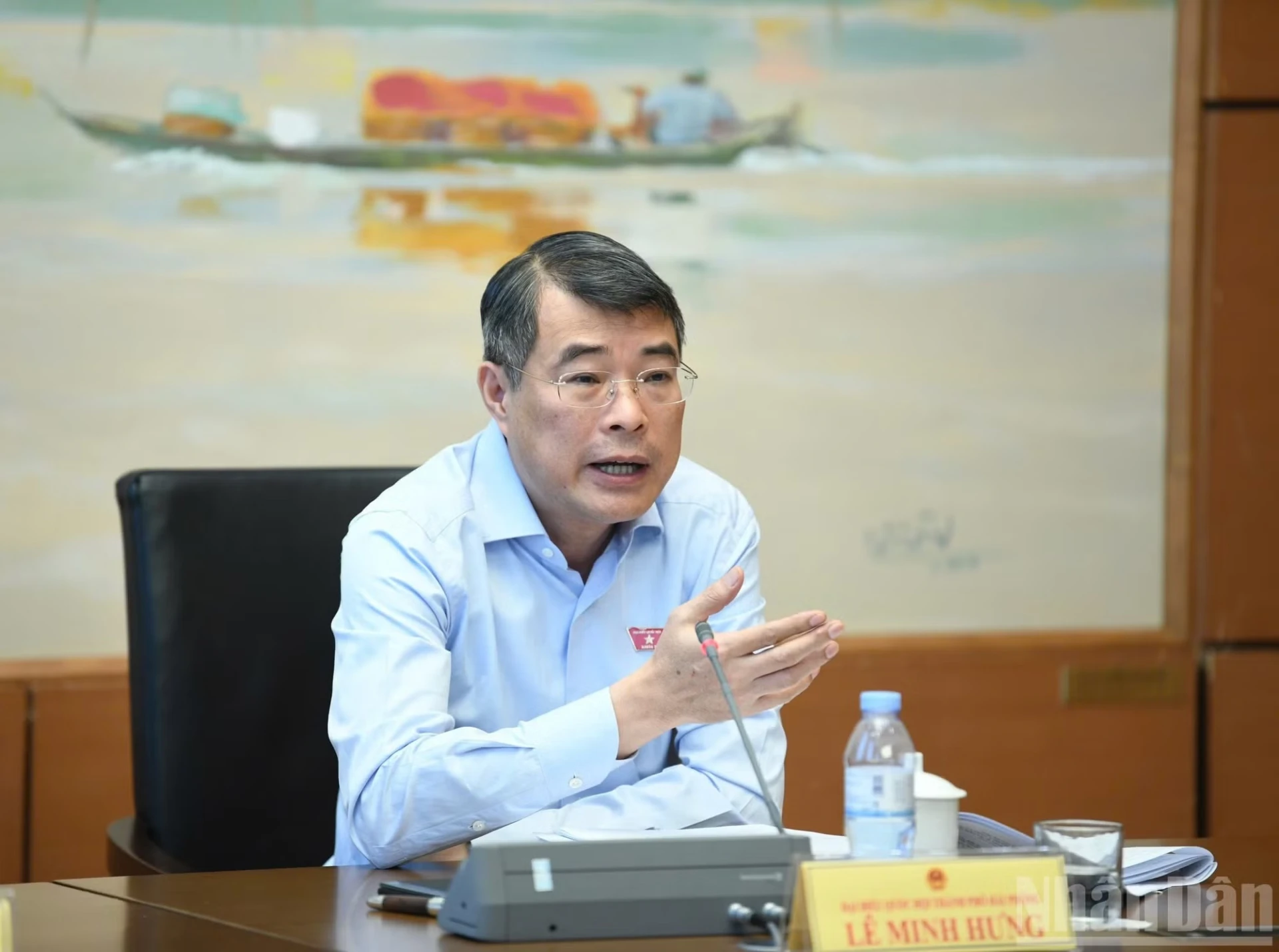 Thủ tướng Lê Minh Hưng phát biểu ý kiến trong phiên thảo luận tại tổ sáng 21/10. (Ảnh: DUY LINH)