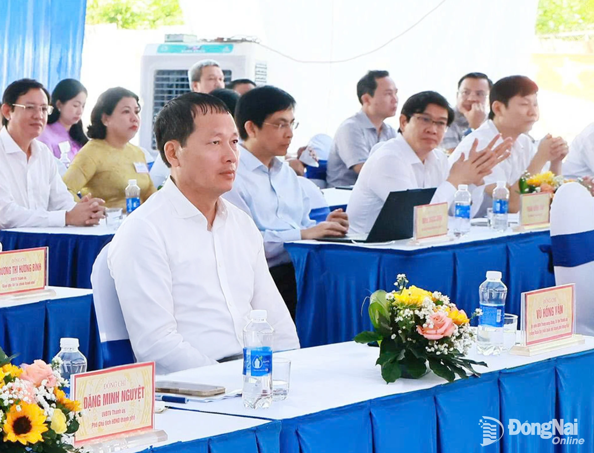 Đồng chí Vũ Hồng Văn, Ủy viên Trung ương Đảng, Bí thư Thành ủy, Trưởng đoàn Đại biểu Quốc hội thành phố Đồng Nai dự buổi lễ. Ảnh: Công Nghĩa