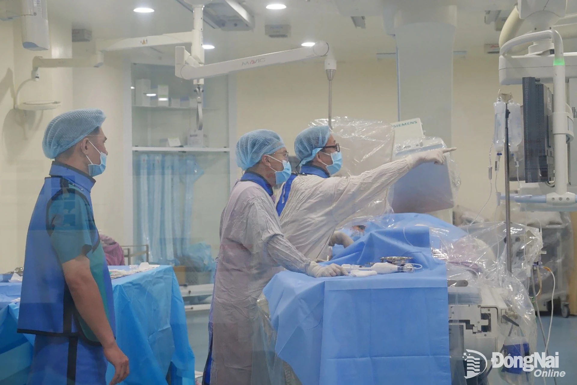 A cardiovascular intervention procedure at Thong Nhat General Hospital. Photo: Hanh Dung

