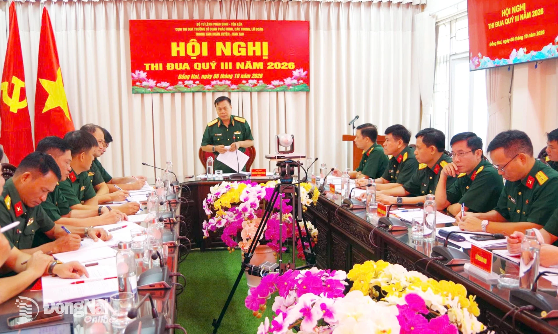 Thiếu tướng Nguyễn Hồng Phong, Tư lệnh Bộ Tư lệnh Pháo binh - Tên lửa chủ trì hội nghị. Ảnh: Thanh Tú