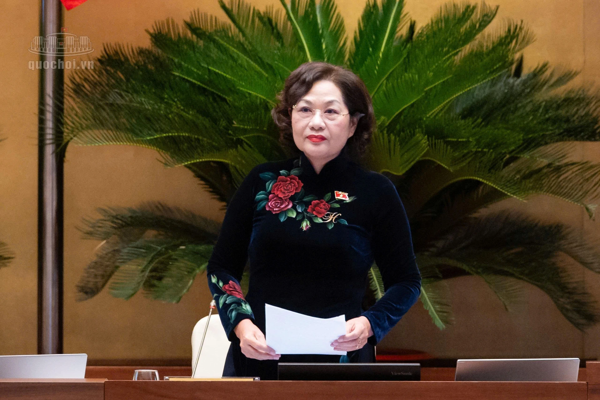 Phó Chủ tịch Quốc hội Nguyễn Thị Hồng điều hành nội dung Phiên họp