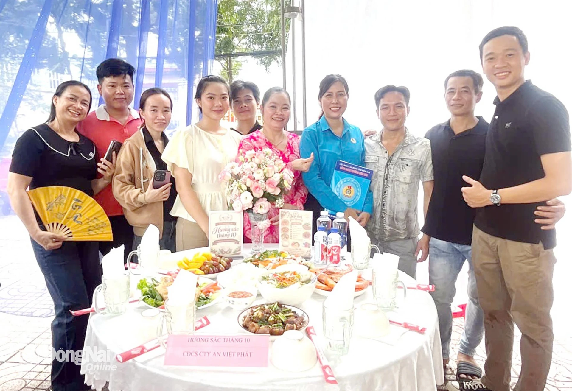 Công đoàn phường Biên Hòa tổ chức hội thi nấu ăn với chủ đề “Bếp ấm yêu thương”. Ảnh: N.Hòa
