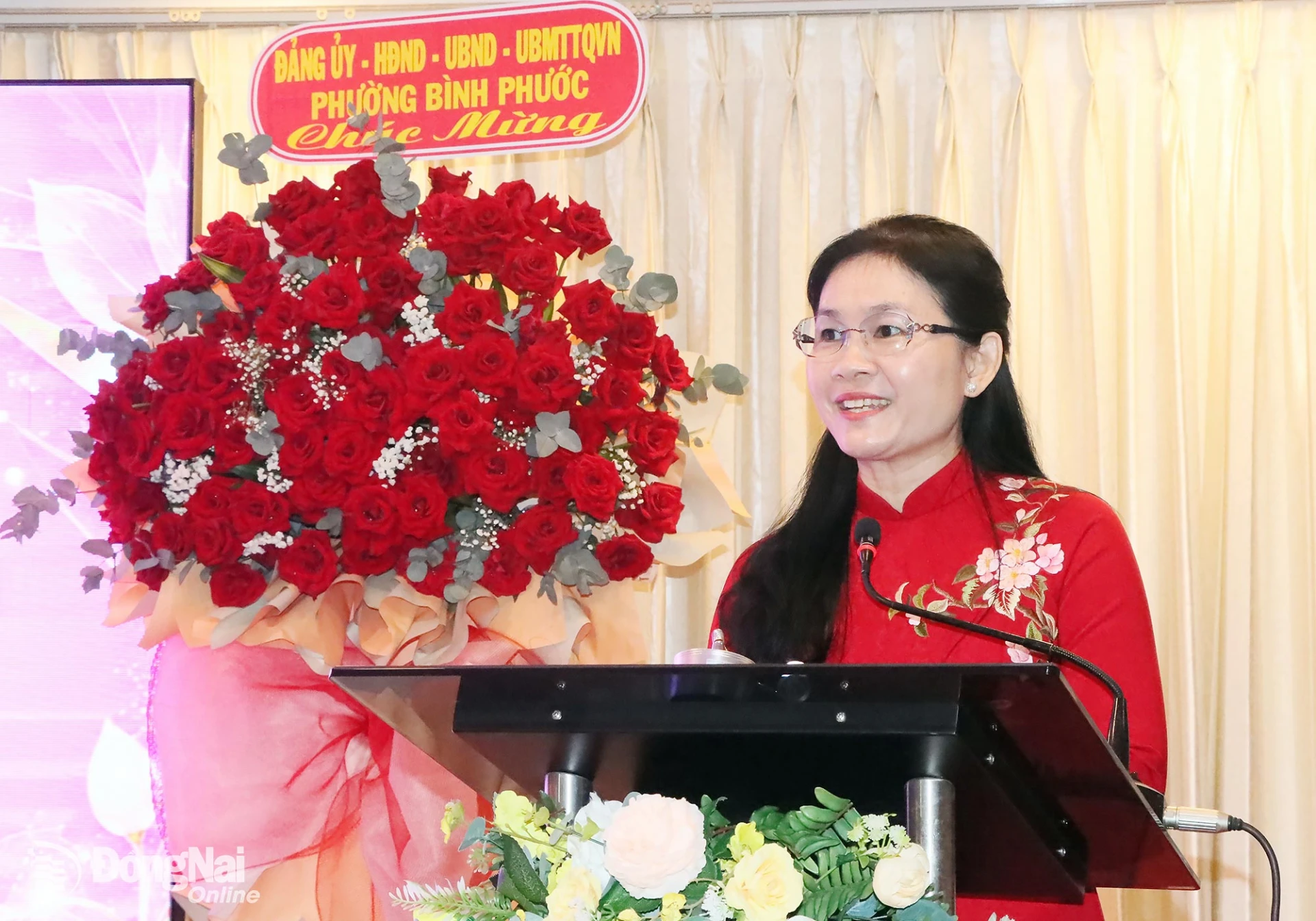Ủy viên Trung ương Đảng, Phó Bí thư Thường trực Thành ủy, Chủ tịch HĐND thành phố Tôn Ngọc Hạnh phát biểu chúc mừng nhân buổi họp mặt. Ảnh: Quang Minh
