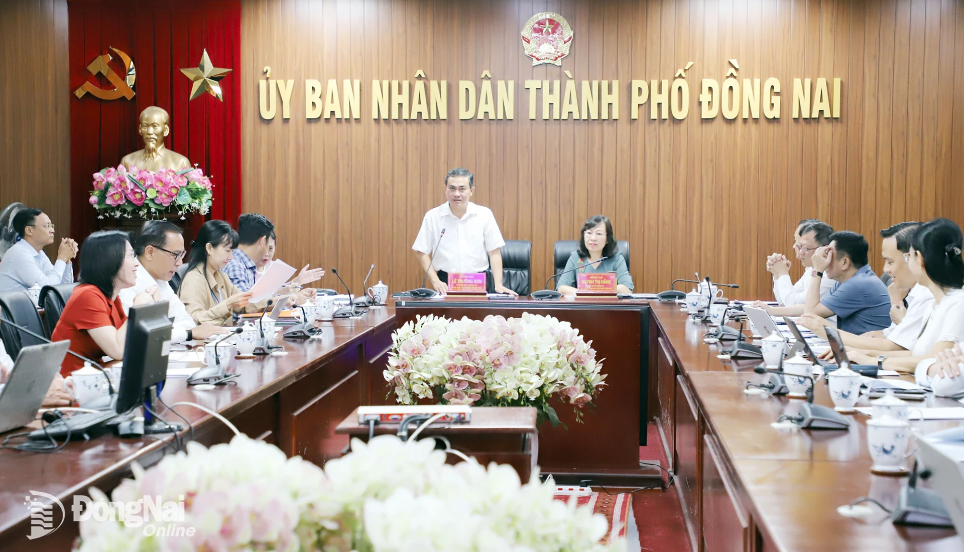 Le Truong Son, Member of the CPC’s Standing Committee and Vice Chairman of the City Peoples Committee, speaks at the conference. Photo: My Ny

