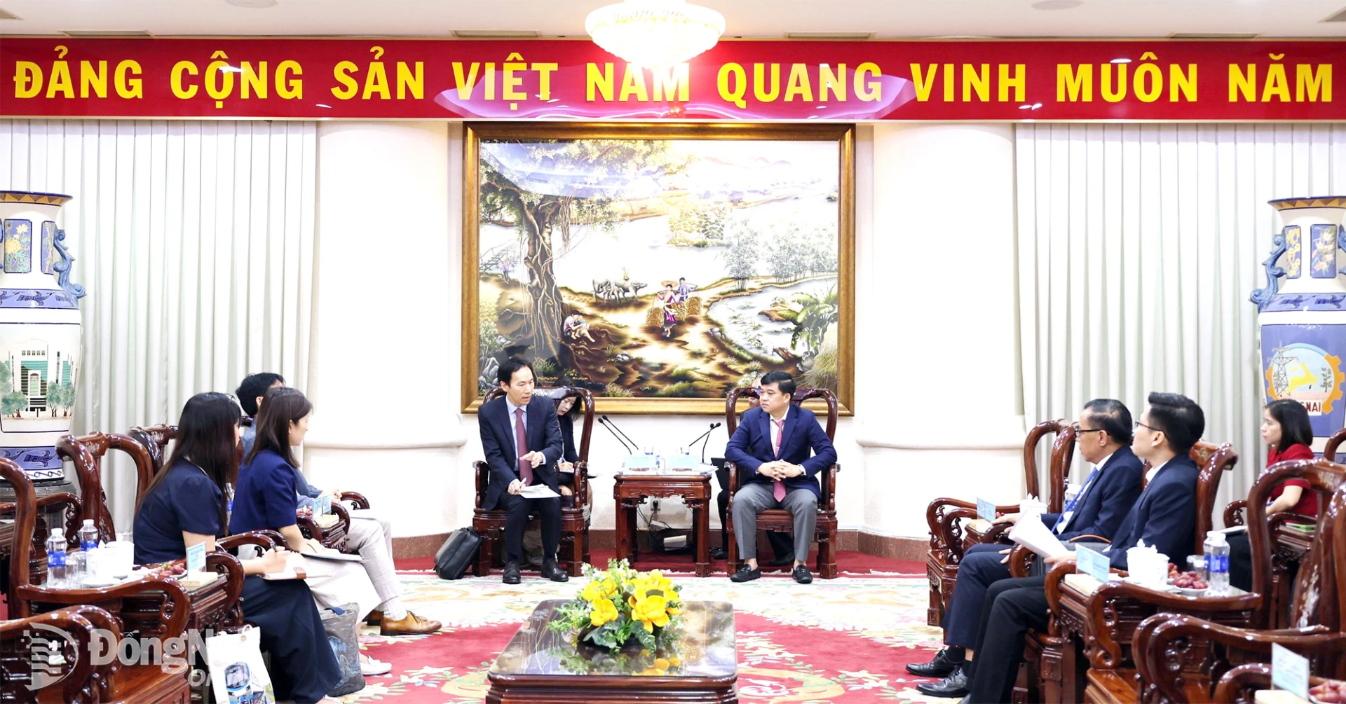 Quang cảnh buổi làm việc sáng 30-10. Ảnh Ngọc Liên