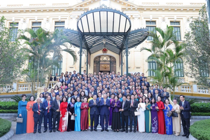 [Ảnh] Tổng Bí thư, Chủ tịch nước Tô Lâm gặp mặt đại biểu doanh nghiệp tiêu biểu