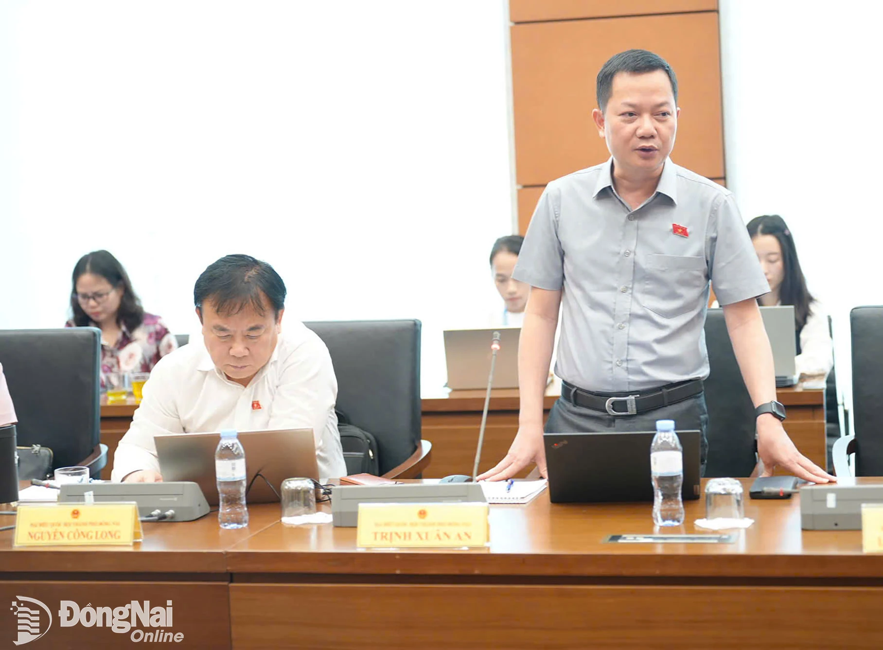 Đại biểu Trịnh Xuân An (Đoàn Đại biểu Quốc hội thành phố Đồng Nai) phát biểu tại phiên thảo luận tổ ngày 21-10. Ảnh: CTV
