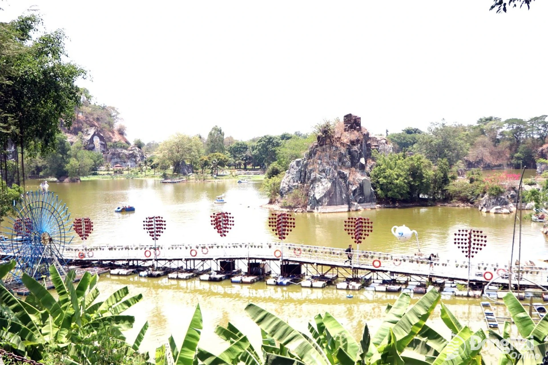 Hồ Long Ẩn, điểm nhấn tại KDL Bửu Long.

