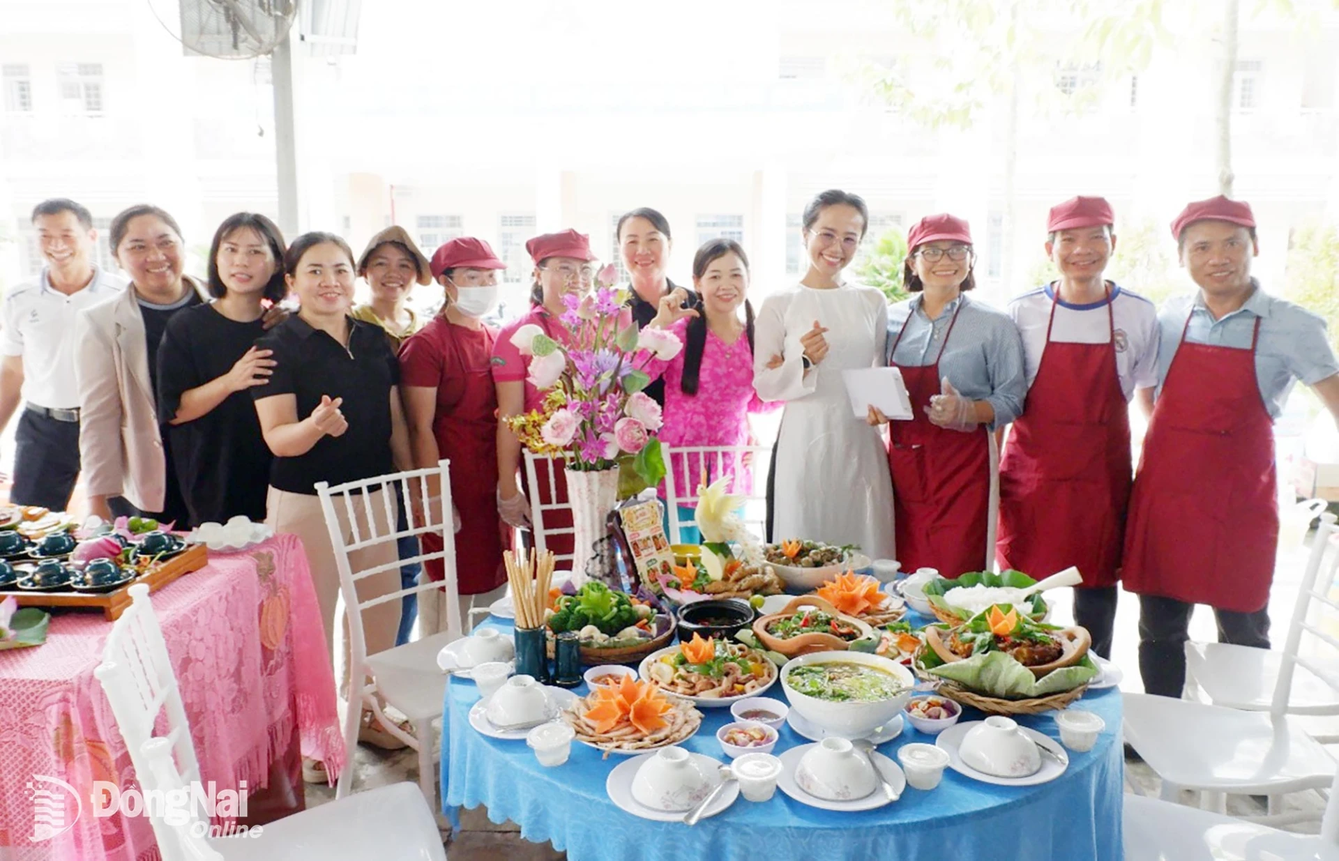 Mâm cơm dự thi của đơn vị Trường THCS-THPT Minh Hưng. Ảnh: Tiến Công