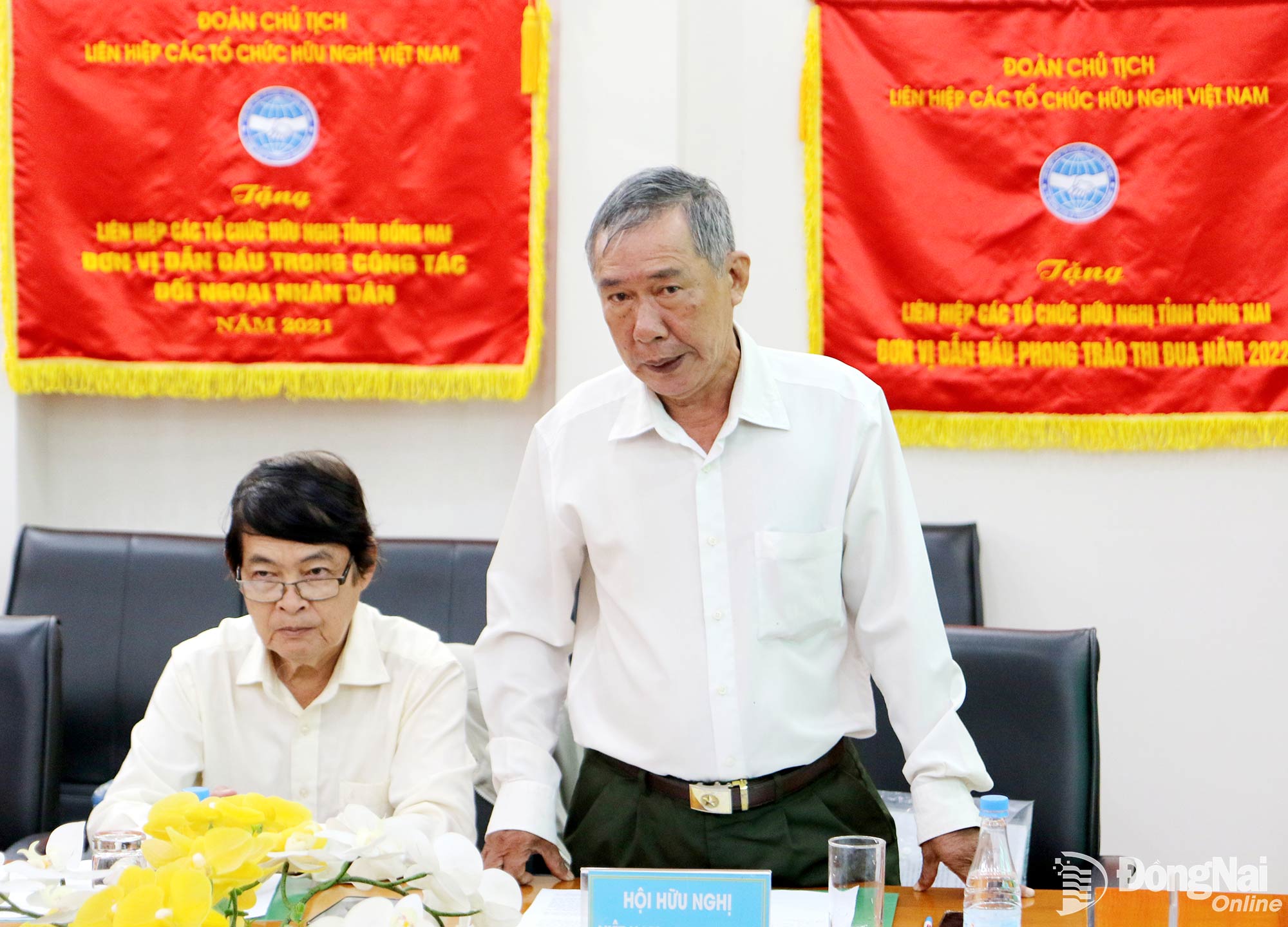 Tran Thanh Hung, President of the Dong Nai Vietnam–Cambodia Friendship Association, speaks at the conference. Photo: Van Truyen

