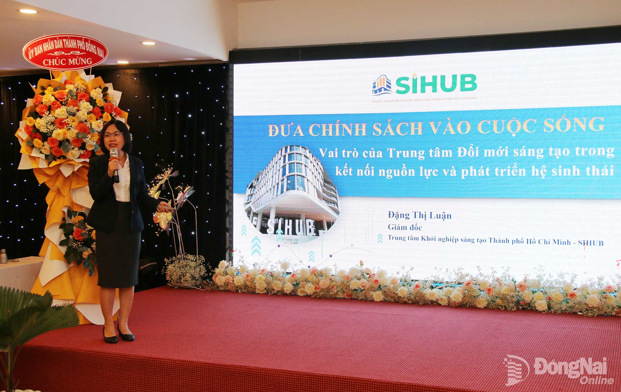 Dang Thi Luan, Director of the Startup and Innovation Hub of Ho Chi Minh City (SIHUB), delivers a presentation at the conference. Photo: Hai Quan

