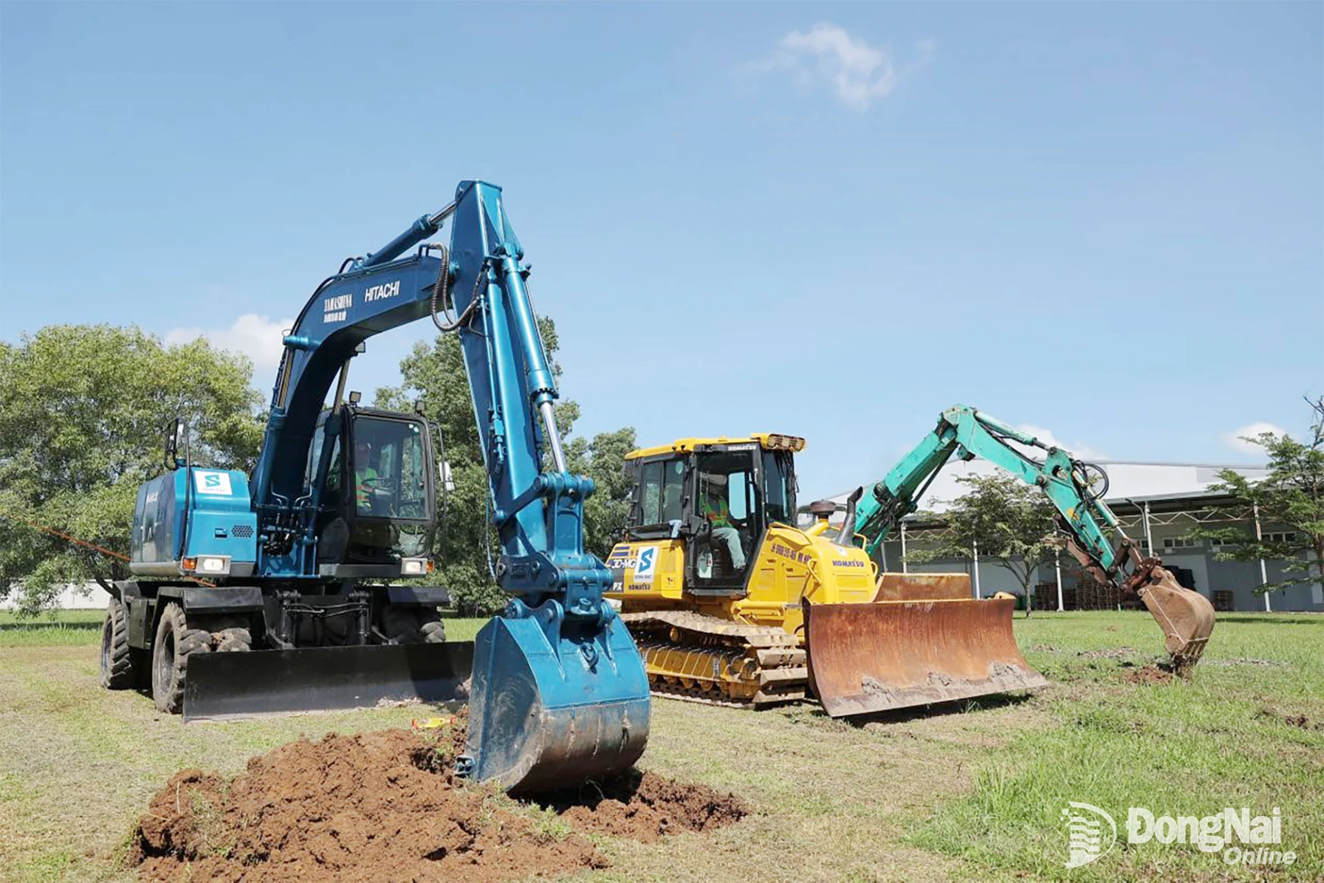  Ngay sau nghi thức động thổ, tổng thầu Sona E&C đã triển khai thi công xây dựng nhà máy.


