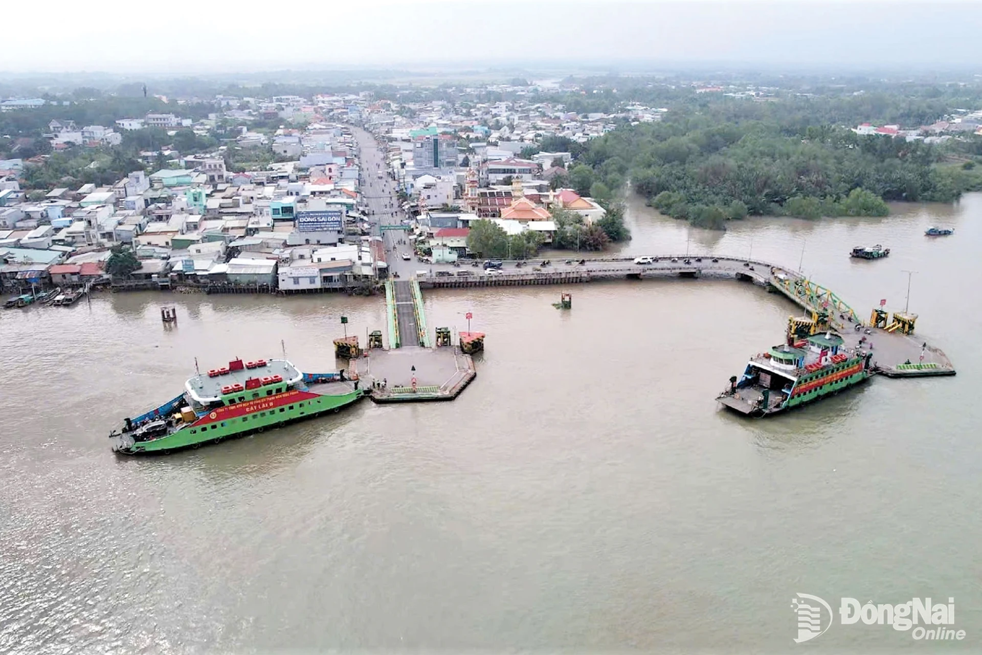 Cầu Cát Lái khi hoàn thành xây dựng, đưa vào khai thác sẽ giúp người dân hai bên bờ sông Đồng Nai thoát cảnh “lụy” phà.