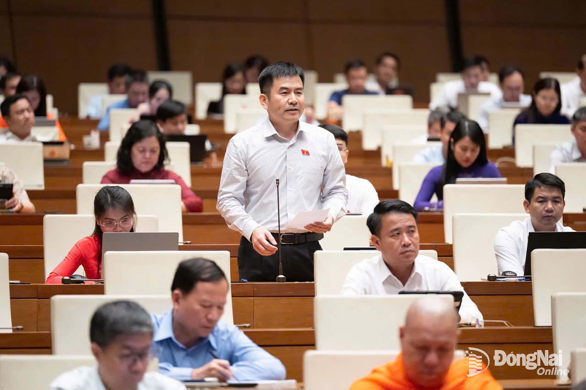 Đại biểu Nguyễn Trung Kiên, Đoàn Đại biểu Quốc hội thành phố Đồng Nai phát biểu thảo luận tại hội trường. Ảnh: CTV

