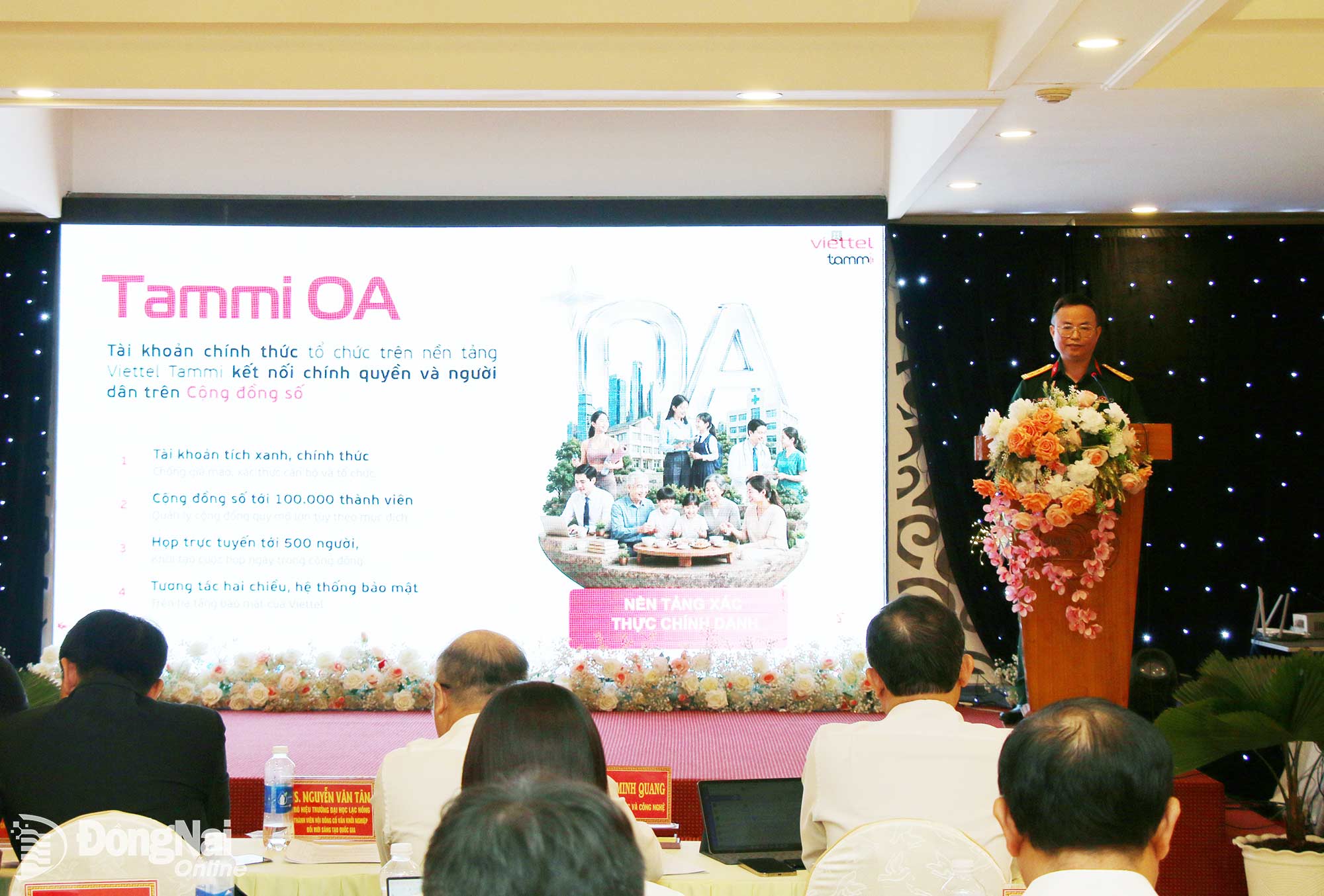 Phó Giám đốc Viettel Đồng Nai Đặng Văn Nhiên trình bày tham luận tại hội nghị. Ảnh: Hải Quân