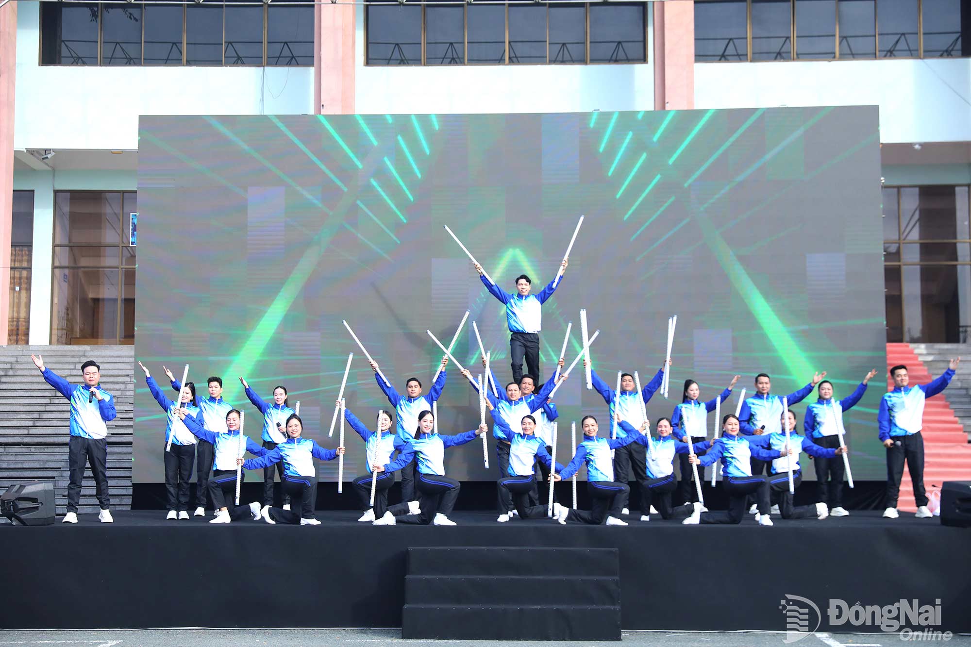 Tiết mục văn nghệ tại lễ phát động. Ảnh: Huy Anh