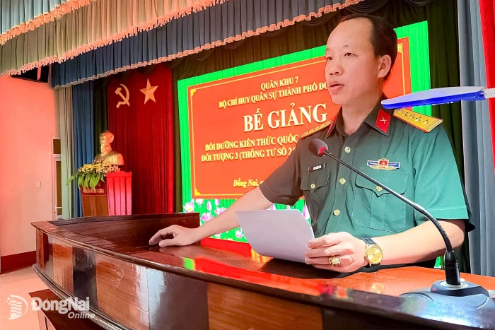 Bế giảng lớp bồi dưỡng kiến thức quốc phòng và an ninh cho đối tượng 3