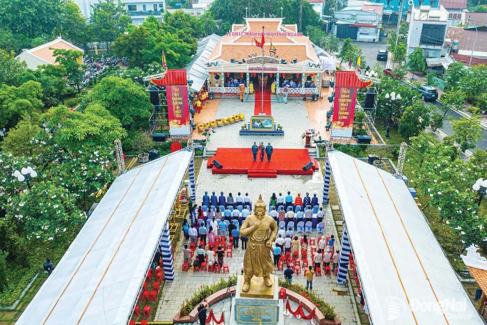 Những tên cũ ở lại với thành phố mới