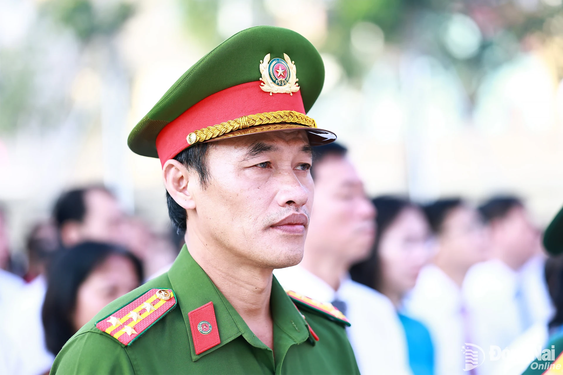 Lãnh đạo Công an thành phố Đồng Nai dự buổi lễ chào cờ đầu tuần. Ảnh: Công Nghĩa
